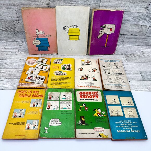 Vintage Charlie Brown & Snoopy Comic Books by Charles M. Schulz (11 each) - Picture 9 of 16